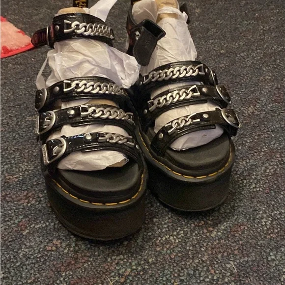 Nearly new chain platform Doc martens size 9 women's. only used a few times! - Picture 2 of 3